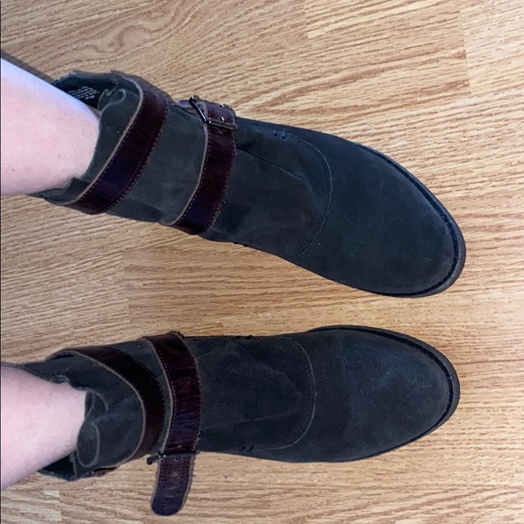 Suede Booties Size 9.5 - Picture 3 of 4